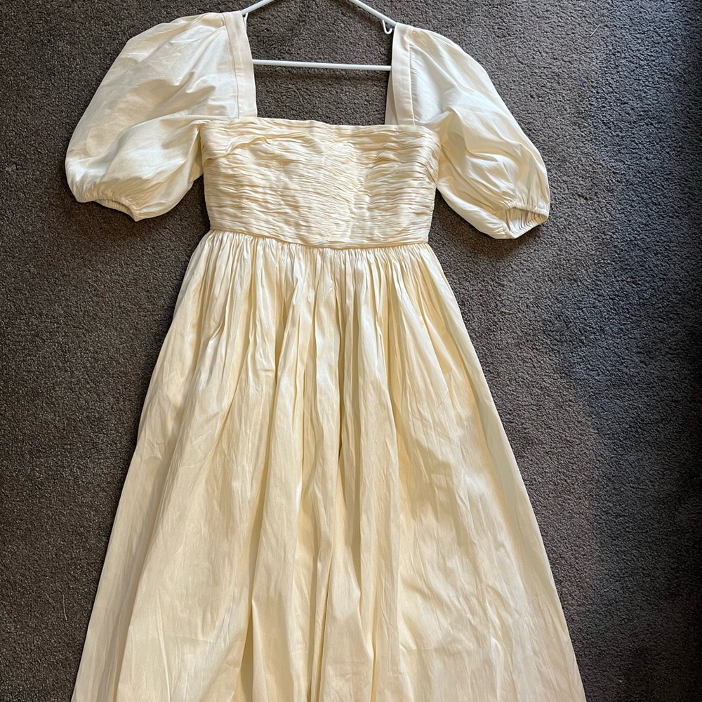 Puff sleeve wedding dress